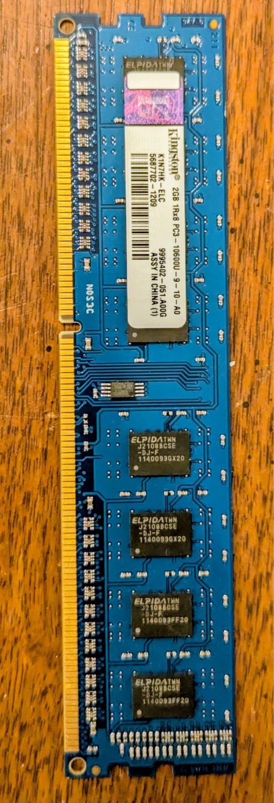 Kingston 2GB DDR3 desktop memory module.