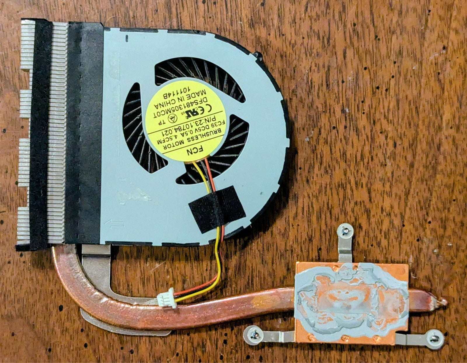 Dell Inspiron 15.6" 15-3542 OEM CPU Cooling Fan w/Heatsink 9W0J6 460.00G01.0001